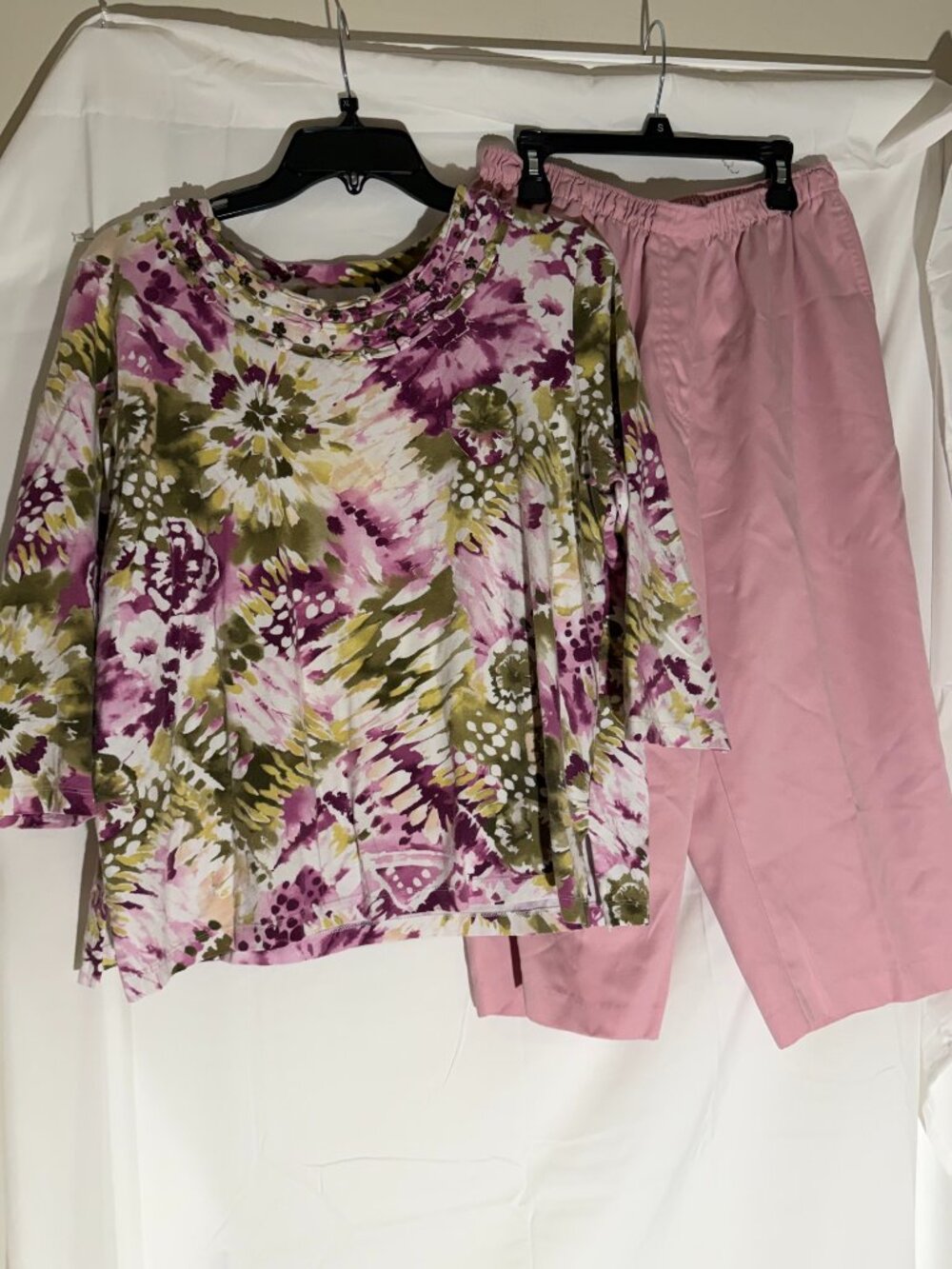 Alfred Dunner Top, Size Larger and Kim Rogers Capri Pants, Size 12P
